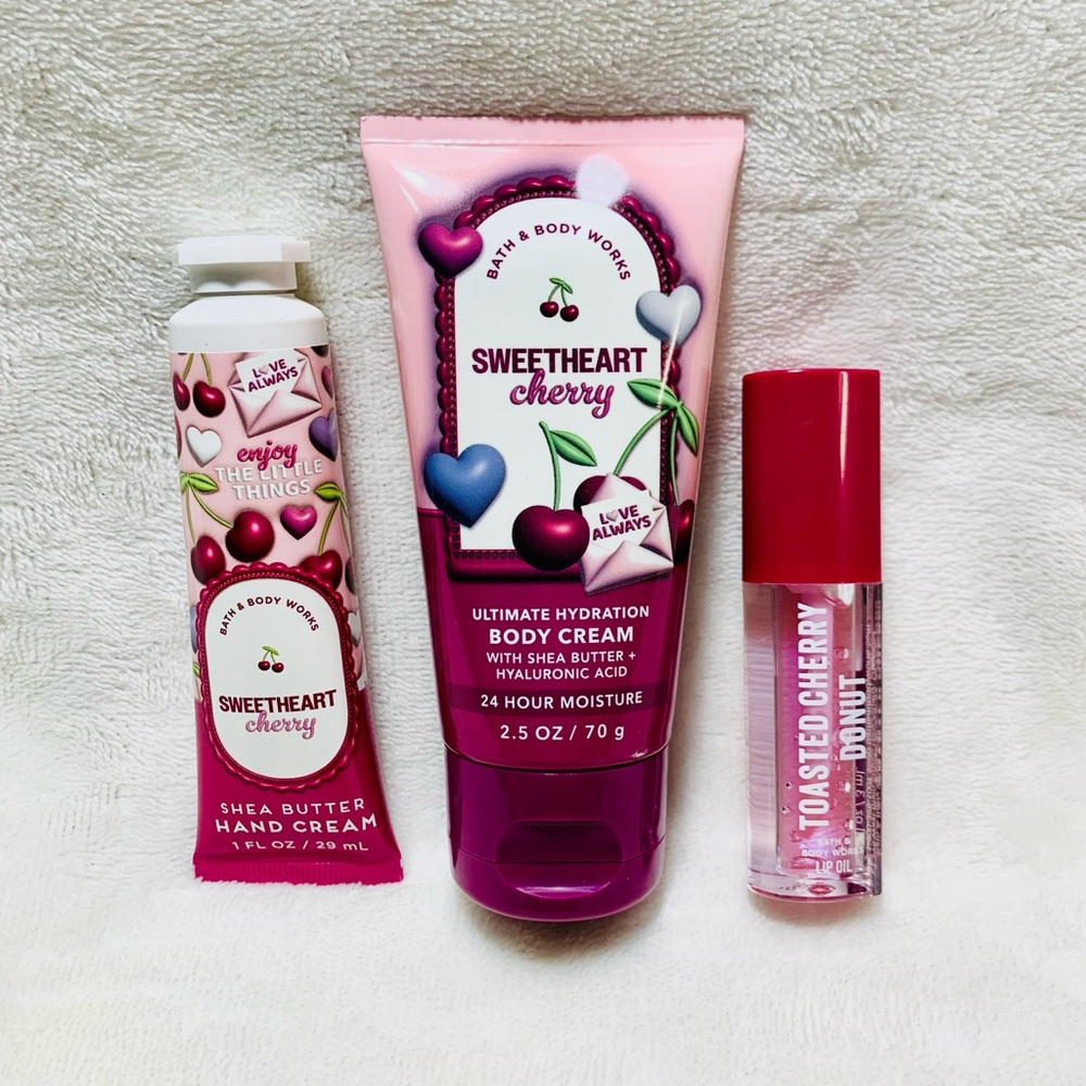 📌SOLD📌Bath & Body Works Sweetheart Cherry Mini Set